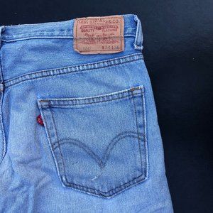 LEVI'S 550 MENS DENIM JEANS - RED TAB - 34 x 36 (NOTED DISTRESS)